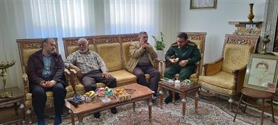حضور كاركنان كاغذسازی كاوه در منزل شهید حسین شاه بنده